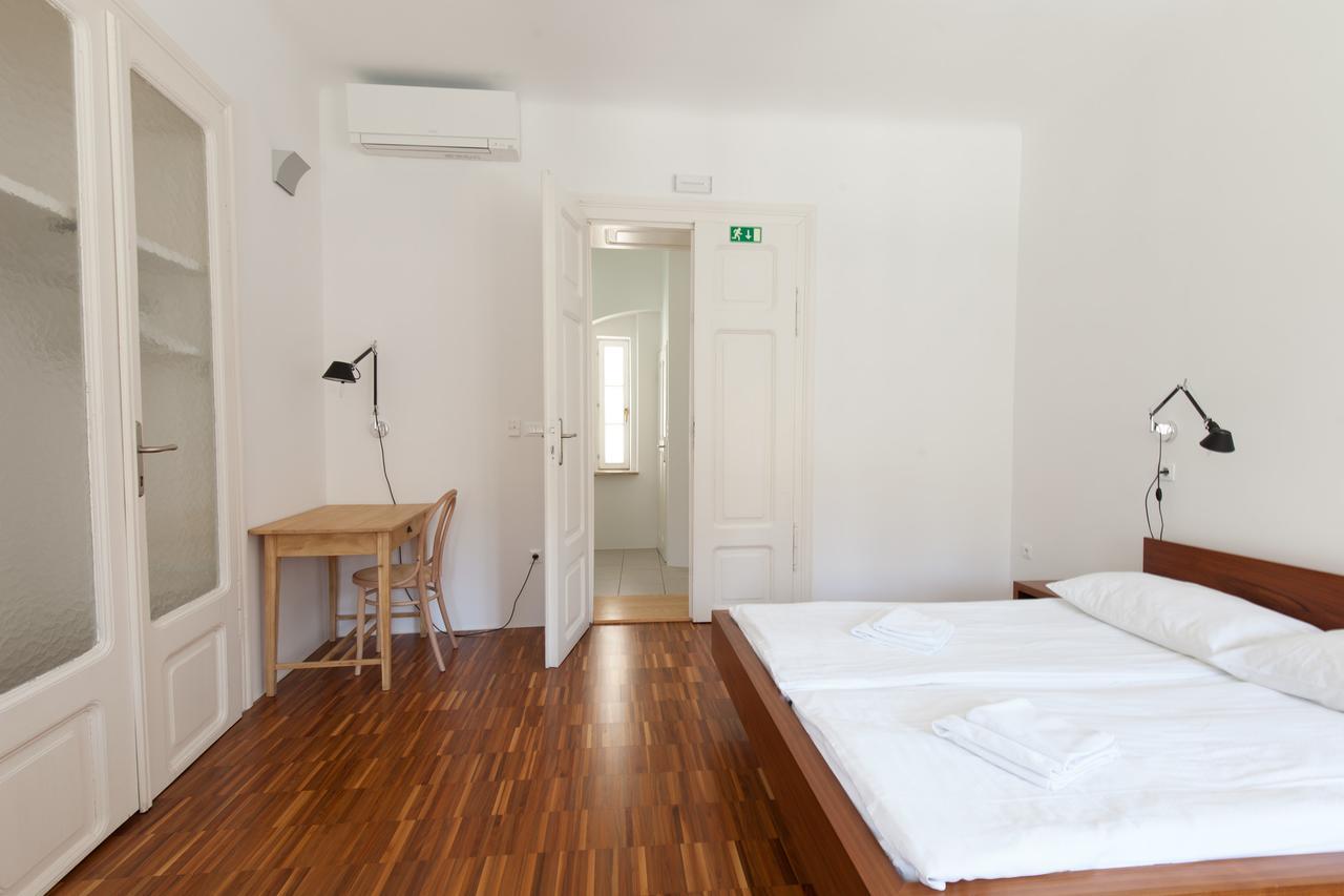 Julija&Robert'S Riverview Apartments And Rooms Ljubljana Kültér fotó